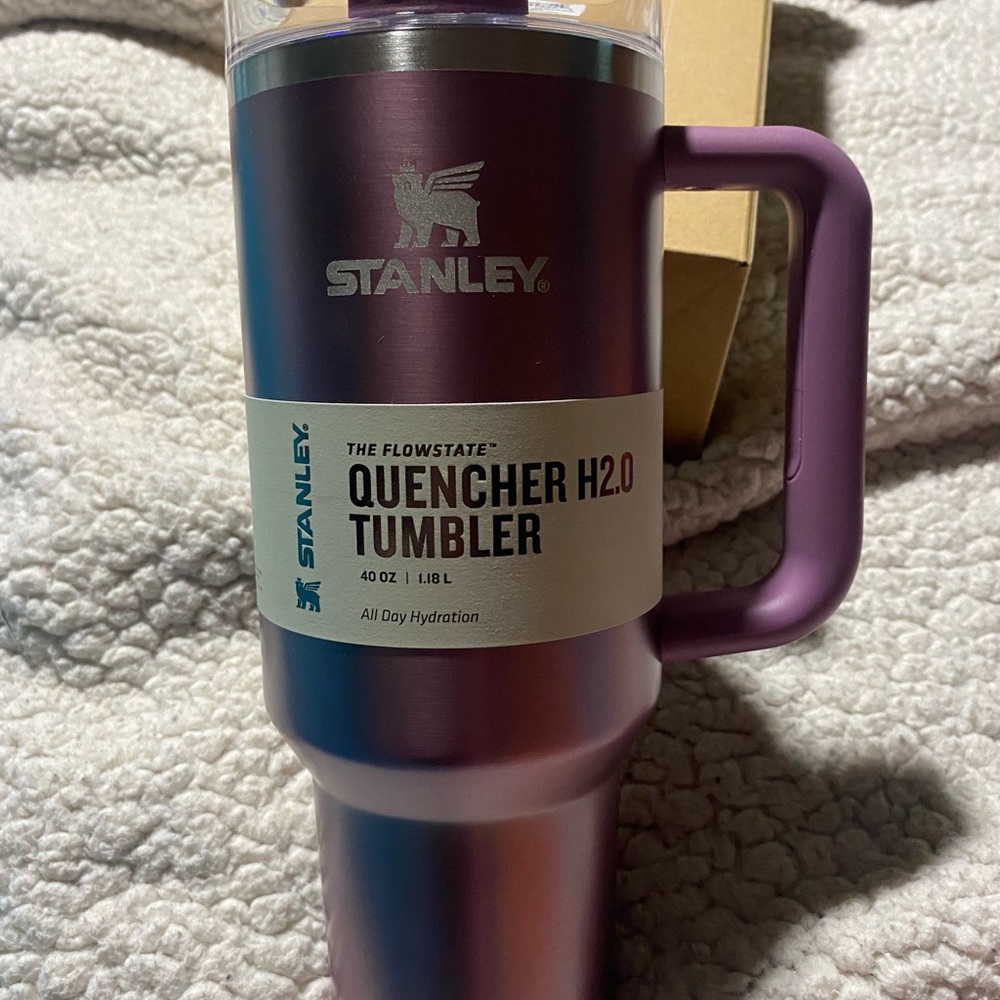 Stanley Quencher H2.0 Tumbler - Iridescent Purple